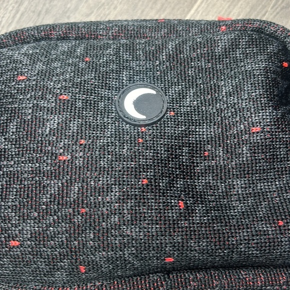 ZYIA Active Black Speckled Crossbody Bag - Picture 4 of 11